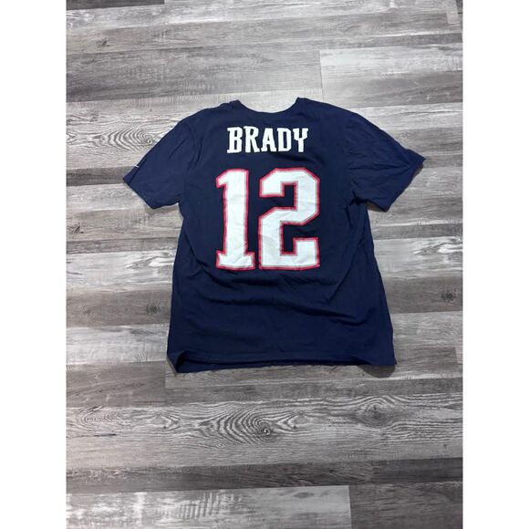 Size Large - Nike New England Patriots #12 Tom Brady T-shirt - Picture 2 of 3